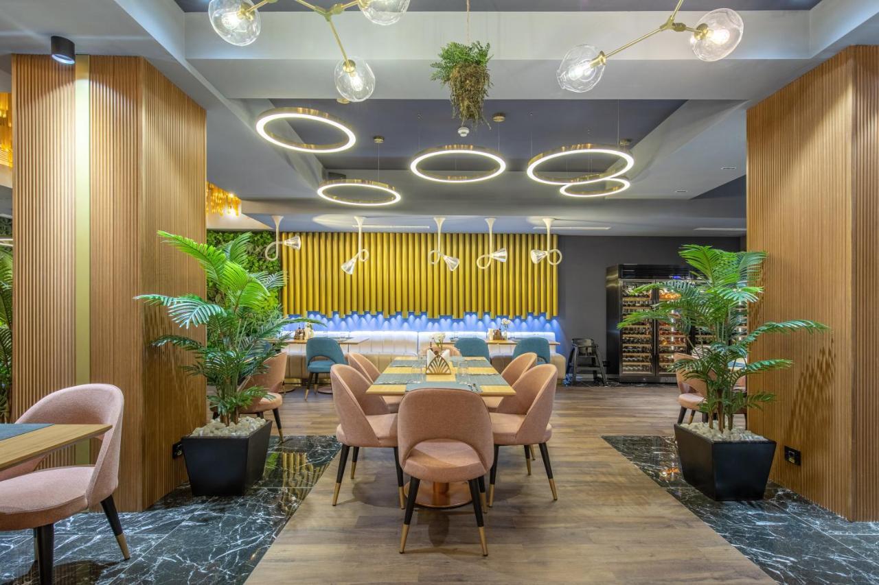 Hotel Kristal Focşani المظهر الخارجي الصورة